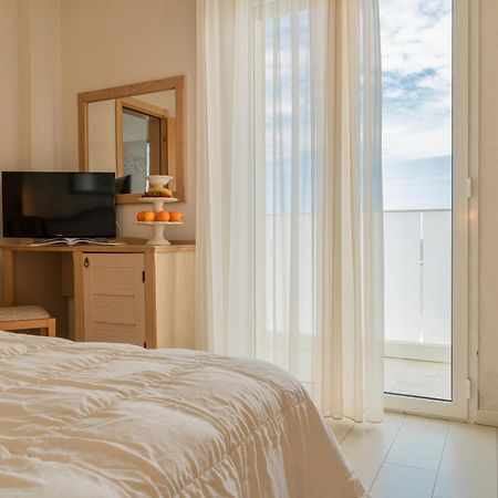 Hotel Mondial Bellaria-Igea Marina Esterno foto