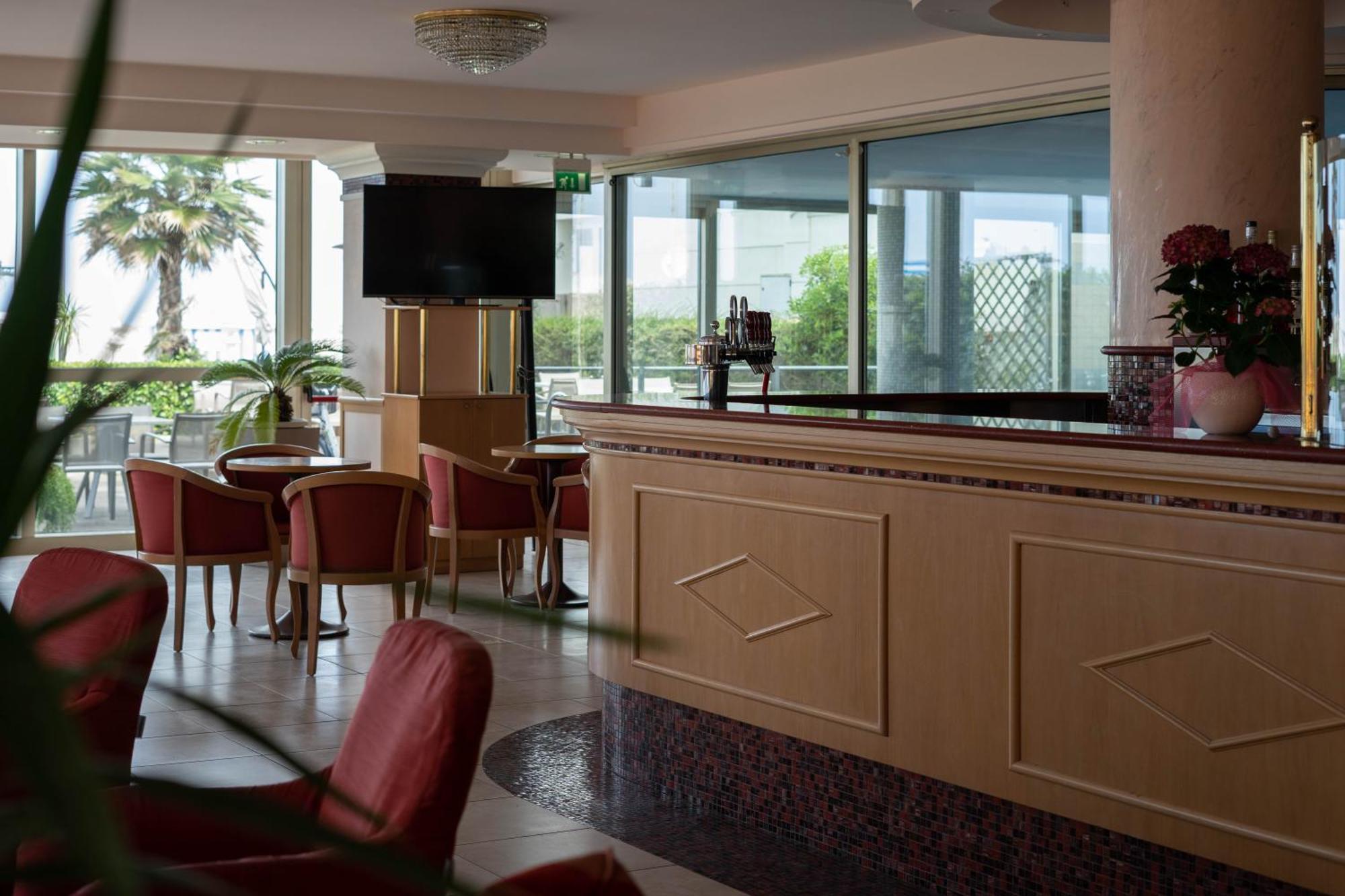 Hotel Mondial Bellaria-Igea Marina Esterno foto