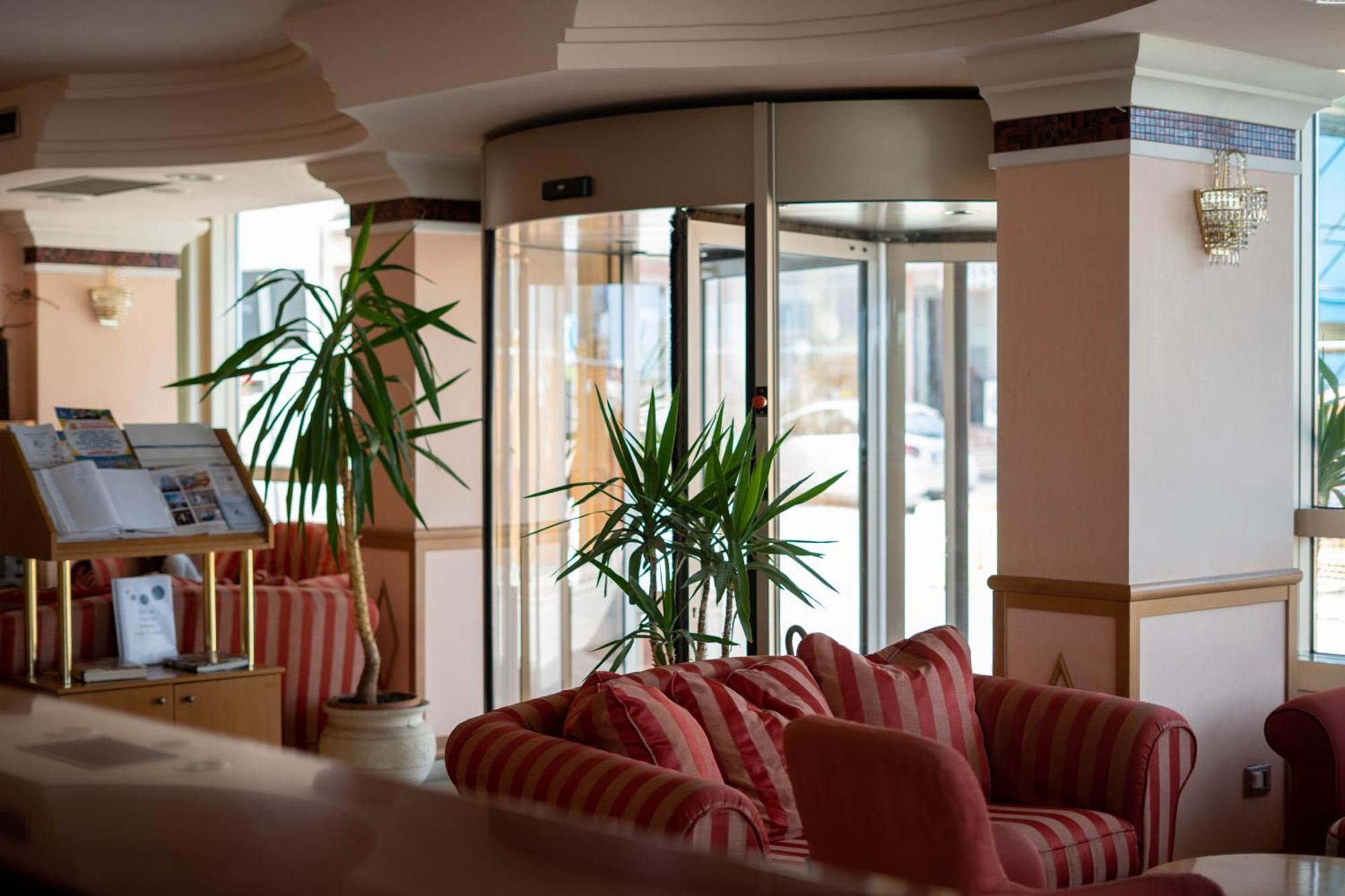 Hotel Mondial Bellaria-Igea Marina Esterno foto