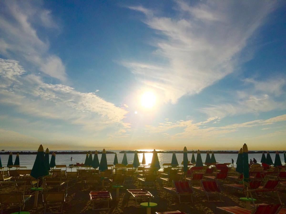 Hotel Mondial Bellaria-Igea Marina Esterno foto